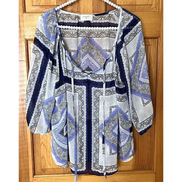 Everly Blouse M Blue Popover Lightweight Sheer Business Career Geometric Summer - Picture 1 of 8